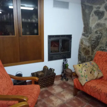 Casa De Pueblo En San Estevo Ribas De Sil * 奥伦塞